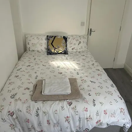 Holy Cross Friary High Street Apartment *